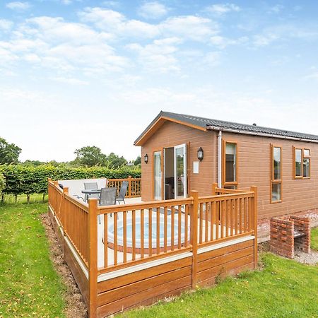 Wigmore Lakes Lodges Cardeston ภายนอก รูปภาพ