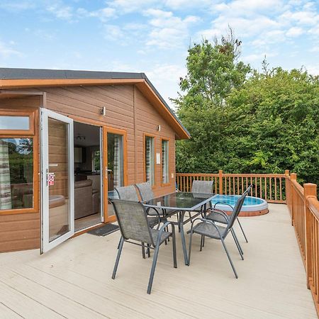 Wigmore Lakes Lodges Cardeston ภายนอก รูปภาพ